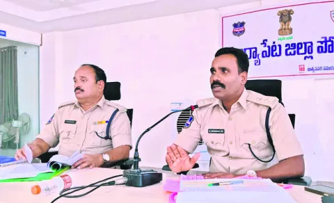 విధుల నిర్వహణలో నిర్లక్ష్యం వహించొద్దు
