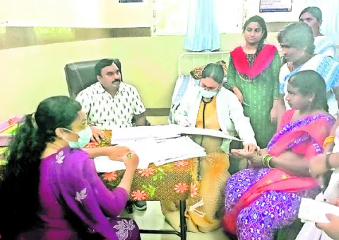 వైద్యశిబిరాలను సద్వినియోగం చేసుకోవాలి