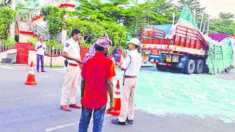 ప్రమాదవశాత్తు రూ.10 లక్షల అద్దాలు ధ్వంసం 
