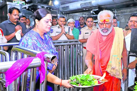 రాజన్న సేవలో జైళ్ల శాఖ డీజీ