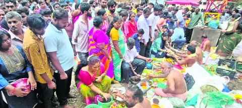 పెద్దల ఆత్మశాంతికి..