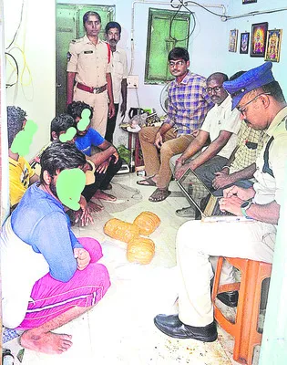 నిందితుల అరెస్ట్‌ 