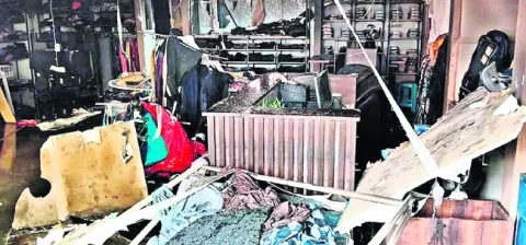 ‘జిల్లా ఇన్‌చార్జ్‌ మంత్రిని దూషించడం తగదు’ 