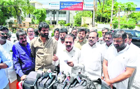 అక్రమ కేసులెన్ని పెట్టినా ఎదుర్కొంటాం 