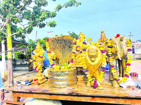 అష్టభుజ స్వామికి పదకొండు వాహనాలు..

