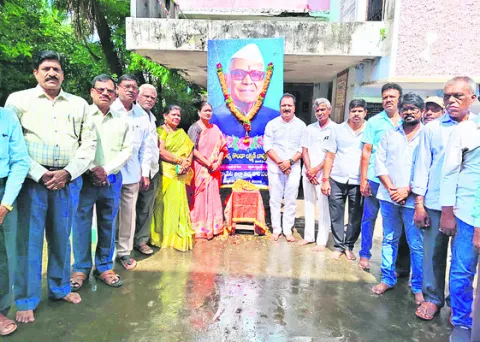 పోరాట యోధుడు.. కొండా లక్ష్మణ్‌ బాపూజీ