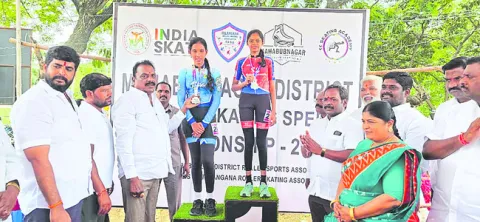 క్రీడలు అలవాటుగా మార్చుకోవాలి 