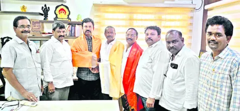 పార్టీ బలోపేతానికి కృషి చేయండి