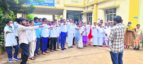 గర్భిణులు సకాలంలో వైద్యసేవలు పొందాలి 