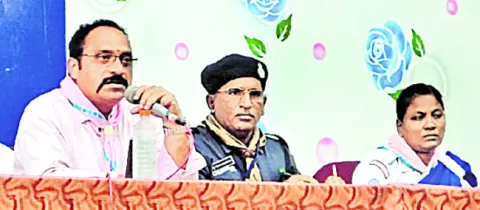 పాఠశాలల్లో స్కౌట్స్‌, గైడ్స్‌ యూనిట్స్‌ ఏర్పాటు చేయాలి 