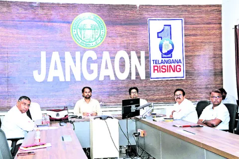 హైవేల నిర్మాణ పనులు వేగవంతం కావాలి