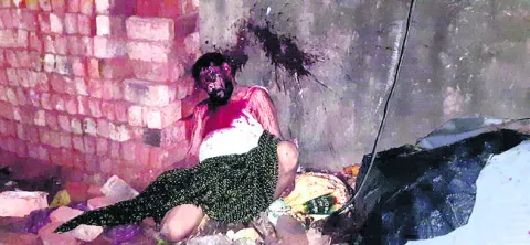సుత్తితో కొట్టి వ్యక్తి హత్య