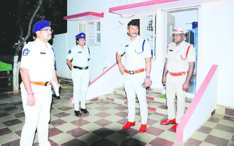 పెండింగ్‌ కేసులపై దృష్టి 