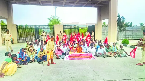 పండుగ పూట పస్తులుండాలా?