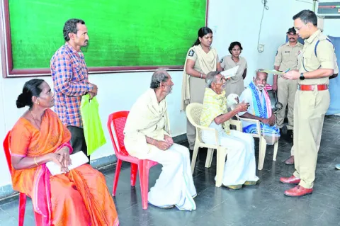 బాధితులకు న్యాయం చేయాలి