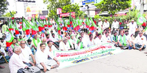 అసెంబ్లీలో నూతన కౌలు చట్టం ఆమోదించాలి  