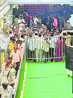 సిఫార్సులకే ప్రాధాన్యం! 