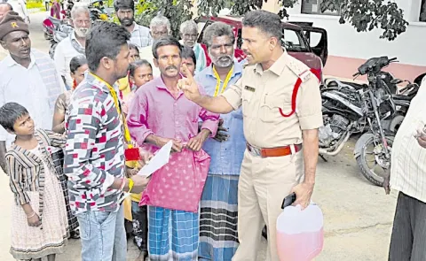 AP farmers fire on TDP govt