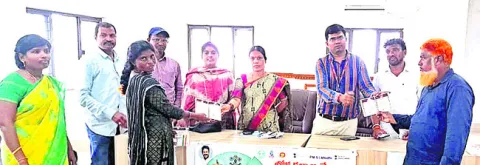 వీధి వ్యాపారులకు మళ్లీ రుణాలు
