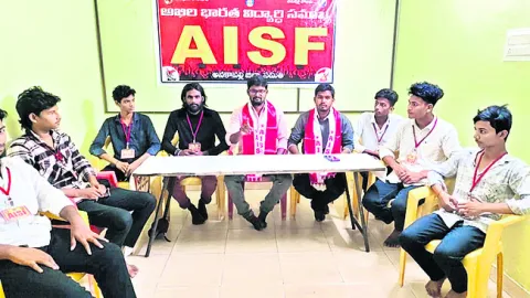 ‘దసరా సెలవులు ఇవ్వని విద్యా సంస్థలపై చర్యలు’  
