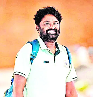 ఆంధ్రా క్రికెట్‌ జట్టు ఫీల్డింగ్‌ కోచ్‌గా శ్రీనివాస్‌ 