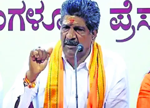 శాంతికి భంగం.. తిమరోడికి బహిష్కారం