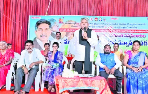 తెలంగాణలో ప్రతిపక్షం కరువైంది