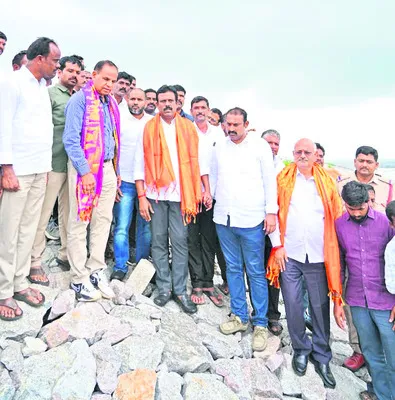 గత పాలకుల నిర్లక్ష్యంతోనే అసంపూర్తిగా ‘పాలమూరు’ 