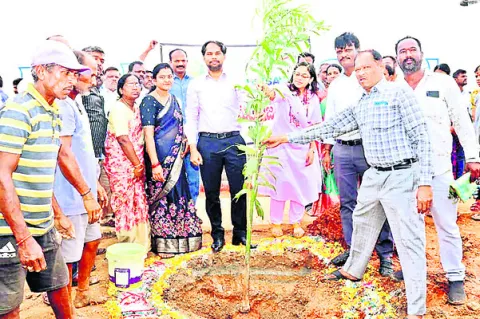 ‘బతుకమ్మ’ ఆటస్థలాల్లో ఏర్పాట్లు చేయాలి