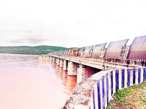 పెరుగుతున్న గోదావరి