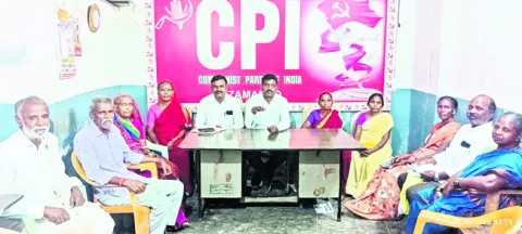 మిల్లు యాజమాన్యంపై చర్యలు తీసుకోవాలి