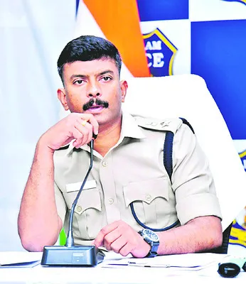 అసభ్యకరమైన పోస్టులు పెడితే కఠిన చర్యలు 
