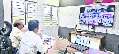 జిల్లా సమగ్రాభివృద్ధిపై ప్రత్యేక దృష్టి 