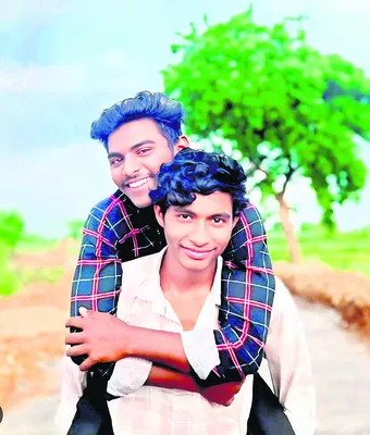 మృత్యువులోనూ వీడని స్నేహం