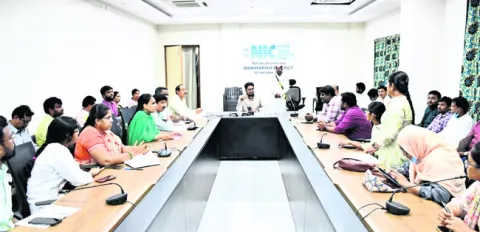 ప్రజలకు నాణ్యమైన వైద్యసేవలు అందించాలి 