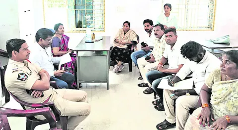 యర్రయ్య గల్లంతుపై త్రిసభ్య కమిటీ విచారణ 