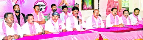 ఉమ్మడి వరంగల్‌ జిల్లా ప్రజలకు సీఎం క్షమాపణ చెప్పాలి