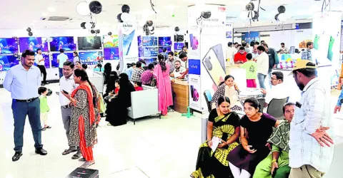 జీఎస్టీ తగ్గింది.. సందడి పెరిగింది
