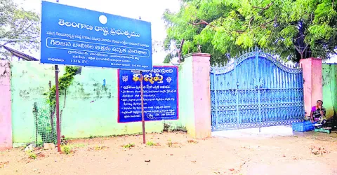 వేతన వెతలు!