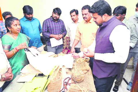 అరటి ఫైబర్‌ ఉత్పత్తులపై ప్రత్యేక దృష్టి