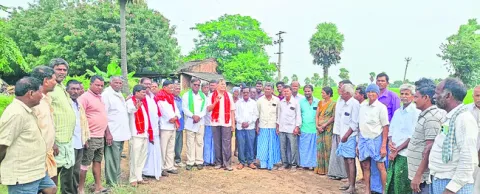 ‘రీజినల్‌’ అలైన్‌మెంట్‌ మారుస్తామని మోసం చేశారు