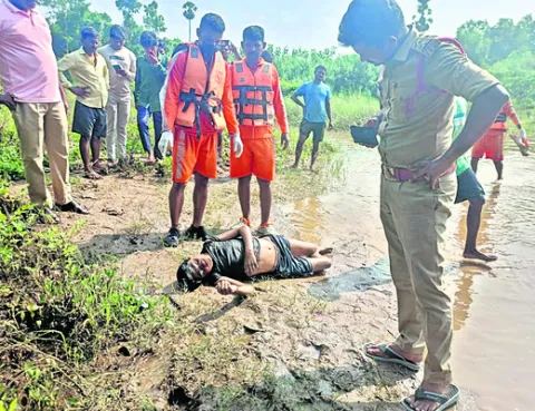 గల్లంతైన బాలుడి మృతదేహం లభ్యం 