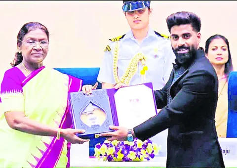 డోర్నకల్‌ వాసికి అరుదైన గౌరవం
