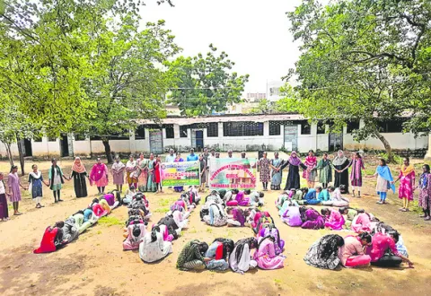 విద్యార్థులు సేవాభావాన్ని అలవర్చుకోవాలి 