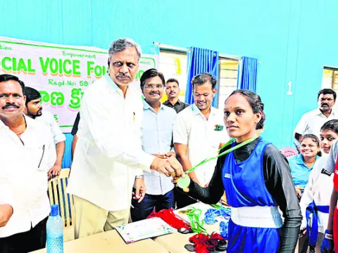 క్రీడల్లోనూ రాణించాలి