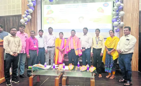 ఎన్‌ఎస్‌ఎస్‌తో విద్యార్థులకు బాధ్యత 