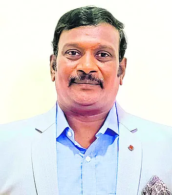 ఆసియా అక్వాటిక్‌ పోటీలకు పరిశీలకునిగా సురేష్‌