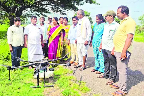 సాంకేతికత వినియోగంతో లాభసాటి వ్యవసాయం 