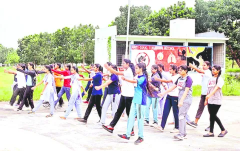 ‘నన్నయ’లో ప్రీ రిపబ్లిక్‌ డే  పరేడ్‌కు ఎంపిక 