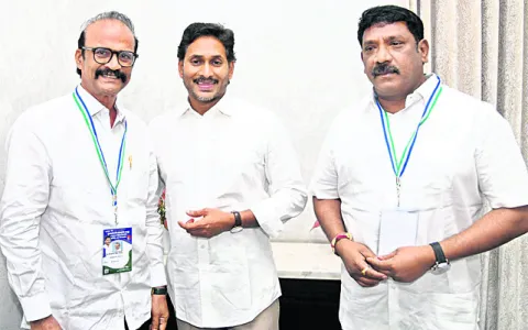 గ్రామ స్థాయి నుంచి పార్టీ బలోపేతం